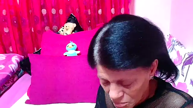 SLUTTYROXY online show from October 9, 2025, 6:03 am