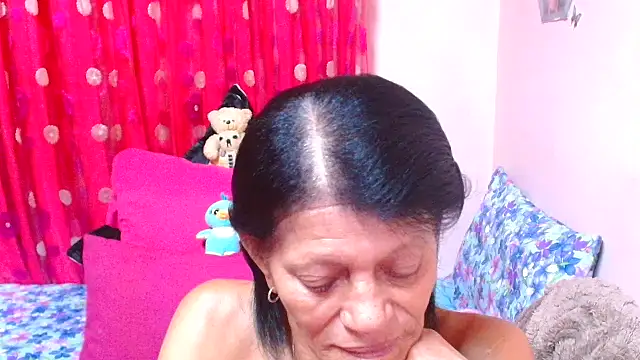 SLUTTYROXY online show from May 3, 2026, 3:55 am