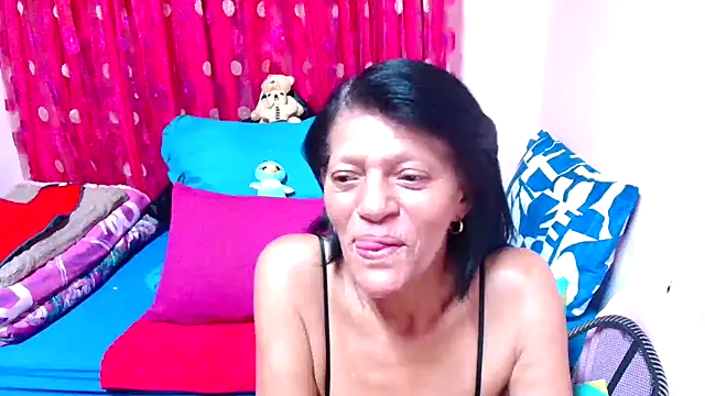 SLUTTYROXY online show from November 19, 2025, 5:46 pm