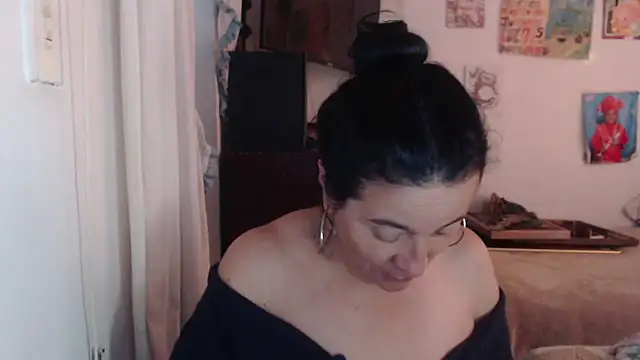 Snapshot of stefilove10 chatting on October 15, 2025, 2:47 pm stefilove10 online show from October 15, 2025, 2:47 pm