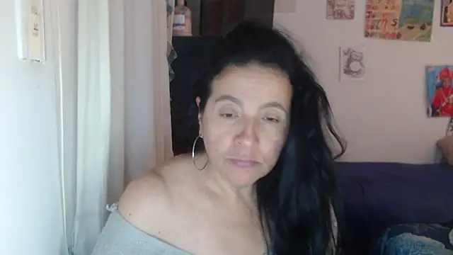 Snapshot of stefilove10 chatting on April 17, 2026, 3:37 pm stefilove10 online show from April 17, 2026, 3:37 pm