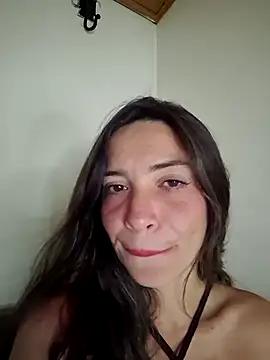 loveuu-bae online show from May 3, 2026, 4:06 am