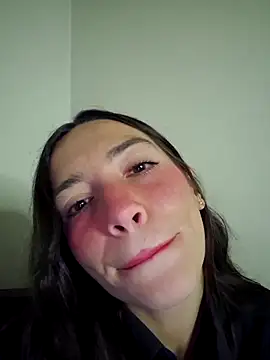 Snapshot of loveuu-bae chatting on October 10, 2025, 12:44 am loveuu-bae online show from October 10, 2025, 12:44 am