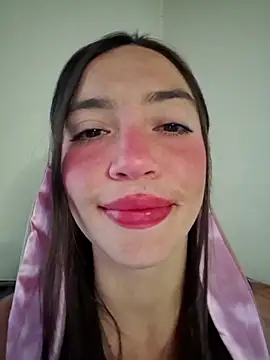 Snapshot of loveuu-bae chatting on October 31, 2025, 10:05 pm loveuu-bae online show from October 31, 2025, 10:05 pm