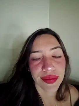 loveuu-bae online show from May 8, 2026, 3:43 am