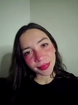 Snapshot of loveuu-bae chatting on October 7, 2025, 12:44 am loveuu-bae online show from October 7, 2025, 12:44 am