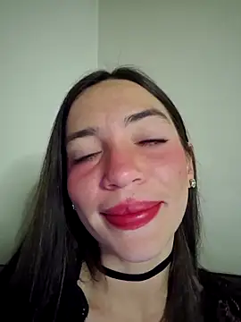 Snapshot of loveuu-bae chatting on October 8, 2025, 12:56 am loveuu-bae online show from October 8, 2025, 12:56 am