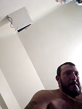 Snapshot of UncutHammer69 chatting on November 9, 2025, 3:49 pm UncutHammer69 online show from November 9, 2025, 3:49 pm