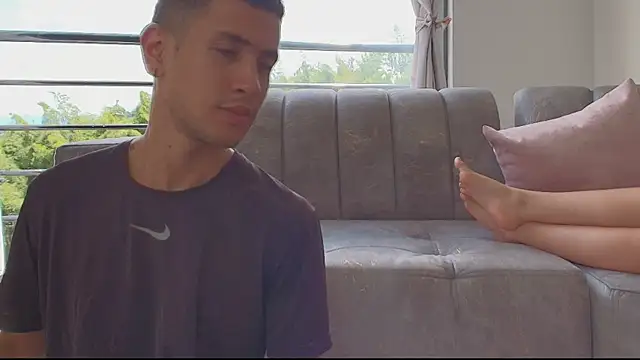 Snapshot of RetainedHound chatting on October 15, 2025, 4:15 pm RetainedHound online show from October 15, 2025, 4:15 pm