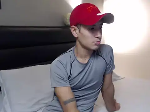 Snapshot of RetainedHound chatting on September 30, 2025, 9:21 pm RetainedHound online show from September 30, 2025, 9:21 pm