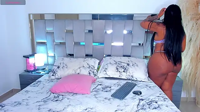 Cammiila online show from March 18, 2026, 4:41 pm