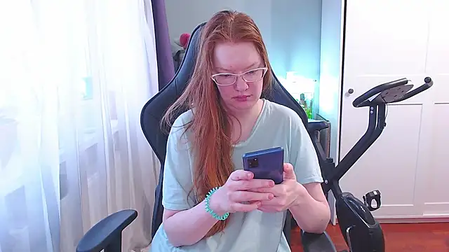 Lady Inari online show from November 12, 2025, 12:42 pm