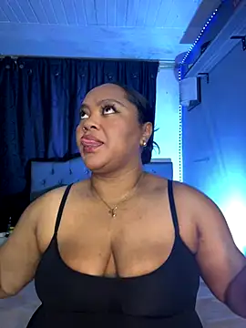 Snapshot of yanza2002 chatting on October 18, 2025, 12:01 am yanza2002 online show from October 18, 2025, 12:01 am