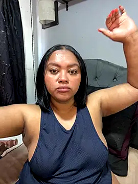 Snapshot of yanza2002 chatting on November 23, 2025, 7:57 pm yanza2002 online show from November 23, 2025, 7:57 pm