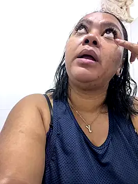 Snapshot of yanza2002 chatting on October 28, 2025, 11:03 pm yanza2002 online show from October 28, 2025, 11:03 pm