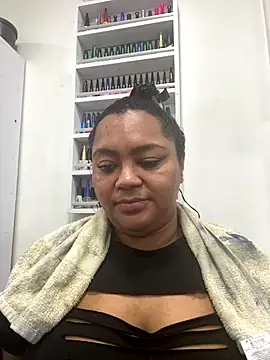 Snapshot of yanza2002 chatting on December 2, 2025, 11:17 pm yanza2002 online show from December 2, 2025, 11:17 pm