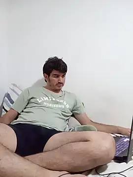 biglatin80 online show from February 6, 2026, 4:41 am