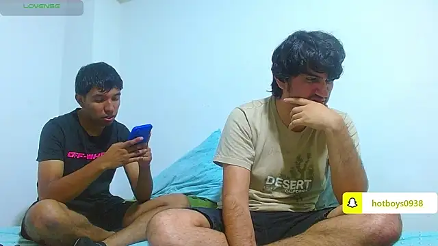 Snapshot of biglatin80 chatting on October 22, 2025, 3:06 am biglatin80 online show from October 22, 2025, 3:06 am