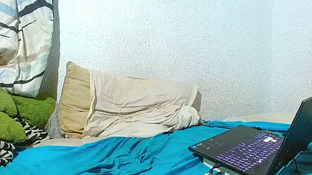 Snapshot of biglatin80 chatting on January 29, 2025, 6:01 am biglatin80 online show from January 29, 2025, 6:01 am