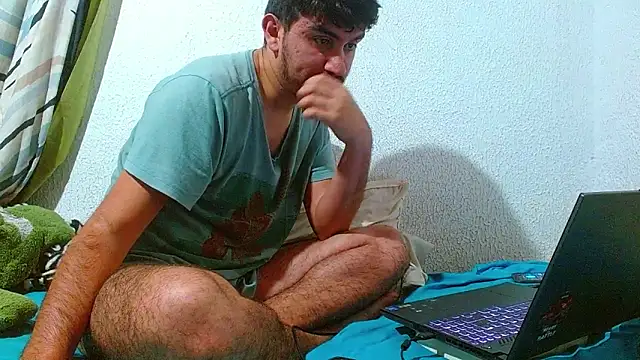 Snapshot of biglatin80 chatting on March 23, 2025, 5:00 am biglatin80 online show from March 23, 2025, 5:00 am