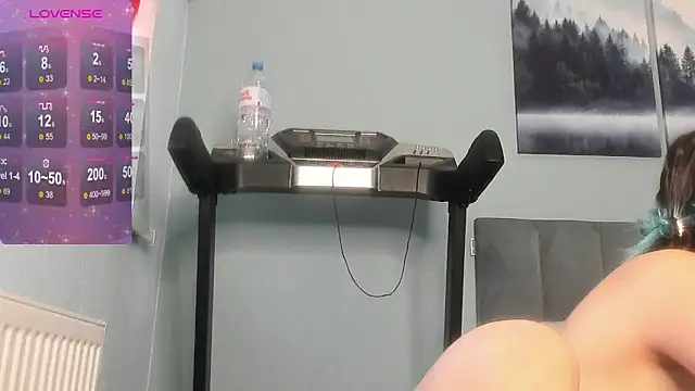 Snapshot of MilaniaCute chatting on October 23, 2025, 1:10 pm MilaniaCute online show from October 23, 2025, 1:10 pm