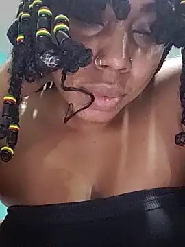 Snapshot of HONEYSWEETS_LIVE chatting on October 22, 2025, 4:45 am HONEYSWEETS LIVE online show from October 22, 2025, 4:45 am