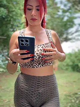 LINDA PATTY94 online show from October 7, 2025, 3:02 pm