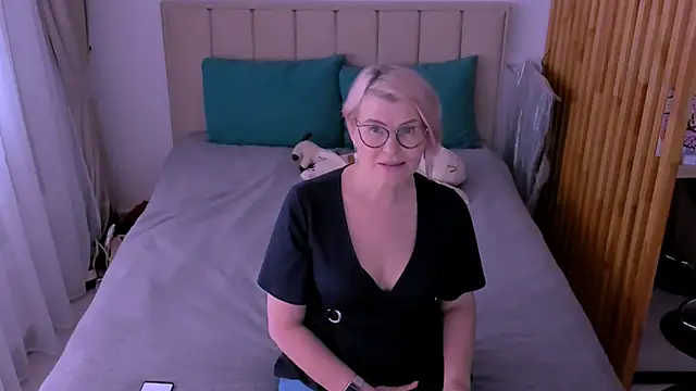 Snapshot of sabrinamacmarren chatting on March 2, 2026, 9:38 am sabrinamacmarren online show from March 2, 2026, 9:38 am