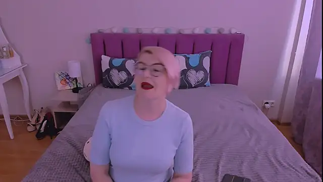 Snapshot of sabrinamacmarren chatting on February 16, 2026, 9:41 am sabrinamacmarren online show from February 16, 2026, 9:41 am