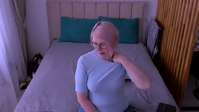 Snapshot of sabrinamacmarren chatting on March 12, 2026, 8:07 am sabrinamacmarren online show from March 12, 2026, 8:07 am