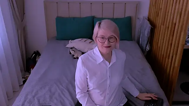 Snapshot of sabrinamacmarren chatting on March 11, 2026, 2:22 pm sabrinamacmarren online show from March 11, 2026, 2:22 pm