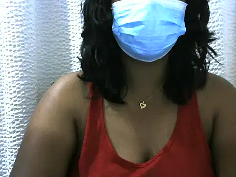 Snapshot of Artinah22 chatting on November 4, 2025, 9:29 pm Artinah22 online show from November 4, 2025, 9:29 pm