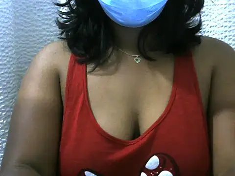 Snapshot of Artinah22 chatting on November 10, 2025, 8:36 pm Artinah22 online show from November 10, 2025, 8:36 pm