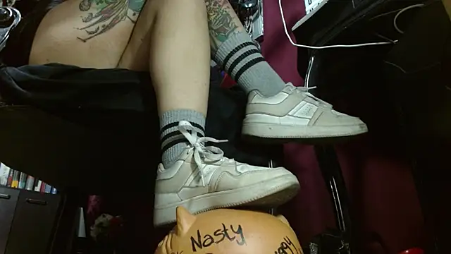 MeGoddesSara online show from July 10, 2026, 1:05 am