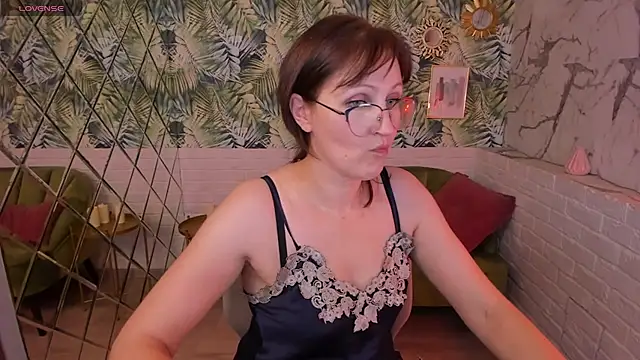 Snapshot of Paris_Cherry chatting on December 20, 2024, 11:37 pm Paris Cherry online show from December 20, 2024, 11:37 pm