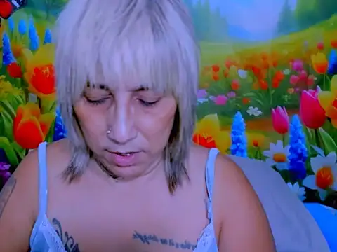 Snapshot of indianroxy chatting on August 7, 2026, 4:13 pm indianroxy online show from August 7, 2026, 4:13 pm