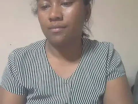 Snapshot of cutybigass chatting on June 18, 2026, 5:40 pm cutybigass online show from June 18, 2026, 5:40 pm