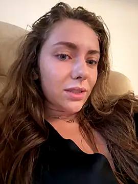 Snapshot of MariiD chatting on October 10, 2025, 5:41 am MariiD online show from October 10, 2025, 5:41 am