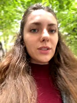 Snapshot of MariiD chatting on October 9, 2025, 1:00 pm MariiD online show from October 9, 2025, 1:00 pm