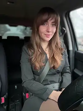 Snapshot of MariiD chatting on December 2, 2025, 7:10 am MariiD online show from December 2, 2025, 7:10 am