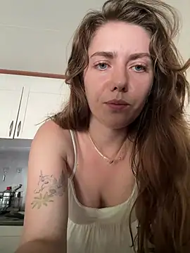 Snapshot of MariiD chatting on August 5, 2026, 1:05 pm MariiD online show from August 5, 2026, 1:05 pm