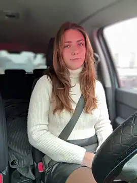 Snapshot of MariiD chatting on October 24, 2025, 8:35 am MariiD online show from October 24, 2025, 8:35 am