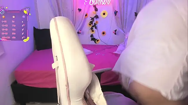 sweetbambi23 online show from April 28, 2026, 11:42 pm