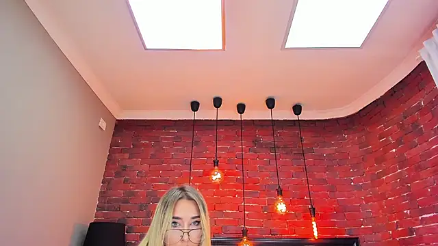 ChristynaRoss online show from November 15, 2025, 8:35 pm