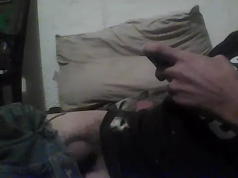 Snapshot of mikeylong chatting on November 4, 2025, 2:43 pm mikeylong online show from November 4, 2025, 2:43 pm