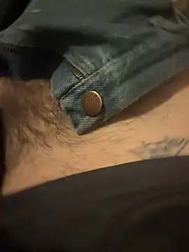 Snapshot of mikeylong chatting on November 15, 2025, 8:07 am mikeylong online show from November 15, 2025, 8:07 am