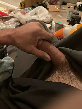 Snapshot of mikeylong chatting on November 9, 2025, 3:05 pm mikeylong online show from November 9, 2025, 3:05 pm