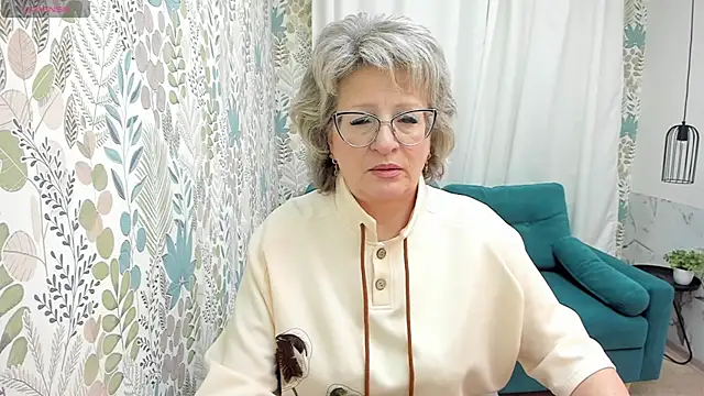 Snapshot of EvelynJoyful chatting on February 21, 2025, 5:24 am EvelynJoyful online show from February 21, 2025, 5:24 am