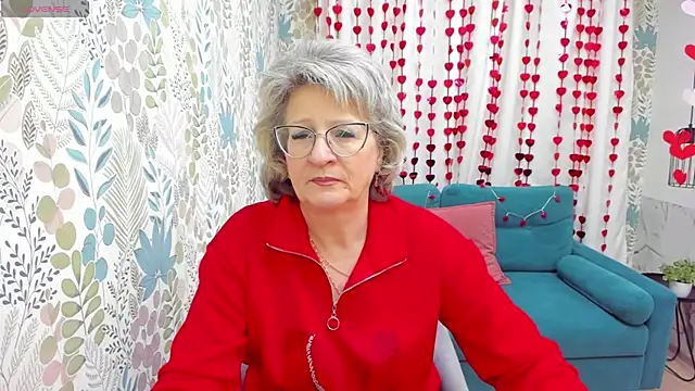 Snapshot of EvelynJoyful chatting on February 17, 2025, 6:31 am EvelynJoyful online show from February 17, 2025, 6:31 am