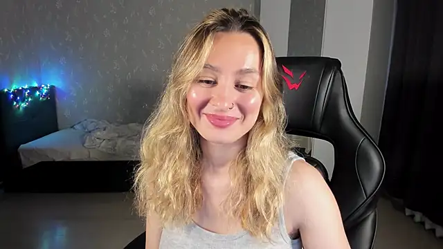 Snapshot of EllaFresh chatting on June 18, 2026, 2:10 am EllaFresh online show from June 18, 2026, 2:10 am